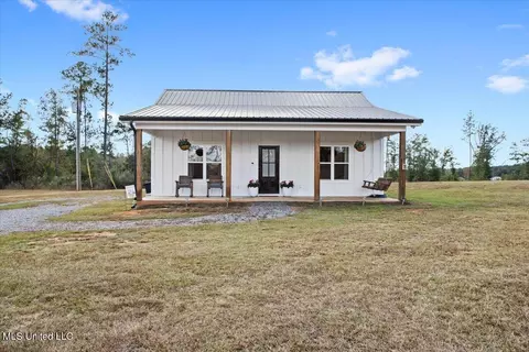 110 Brashier Ln, Lucedale, MS 39452