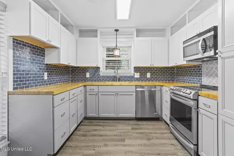 Kitchen - 232 Lisa Cir, Madison, MS 39110 photo 1 of 3
