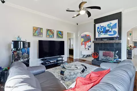 Living - 151 Amethyst Dr, Brandon, MS 39047 photo 5 of 5