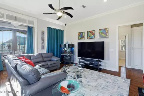 Living - 151 Amethyst Dr, Brandon, MS 39047 photo 2 of 5