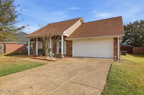 202 Cherry Bark Dr, Brandon, MS 39047 photo 2