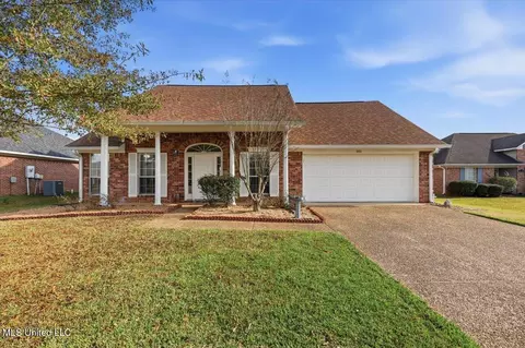 202 Cherry Bark Dr, Brandon, MS 39047