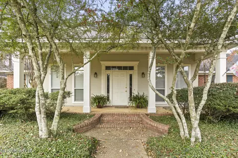 325 Woodrun Dr, Ridgeland, MS 39157