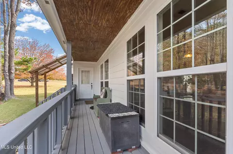 Exterior - 3165 Grand Oaks Dr, Hernando, MS 38632 photo 5 of 13