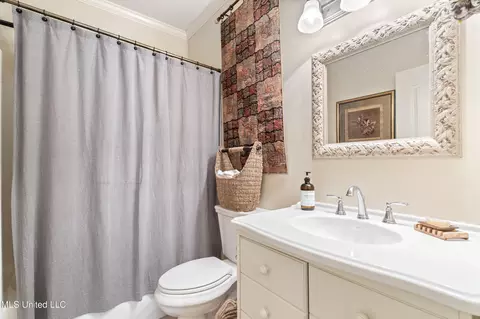 Bath - 3165 Grand Oaks Dr, Hernando, MS 38632 photo 1 of 4