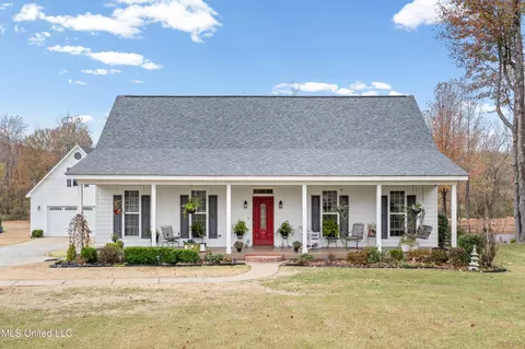 3165 Grand Oaks Dr, Hernando, MS 38632