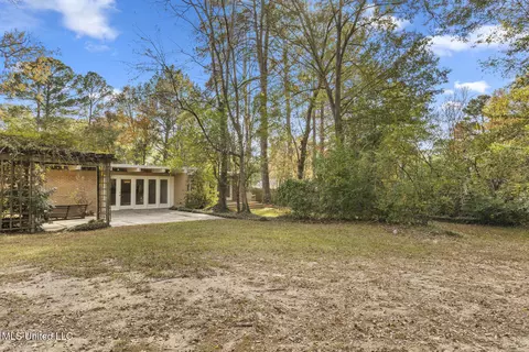 Exterior - 1972 Aztec Dr, Jackson, MS 39211 photo 6 of 7