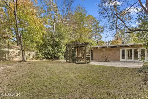 Exterior - 1972 Aztec Dr, Jackson, MS 39211 photo 5 of 7