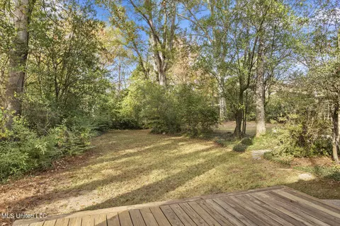 Exterior - 1972 Aztec Dr, Jackson, MS 39211 photo 4 of 7