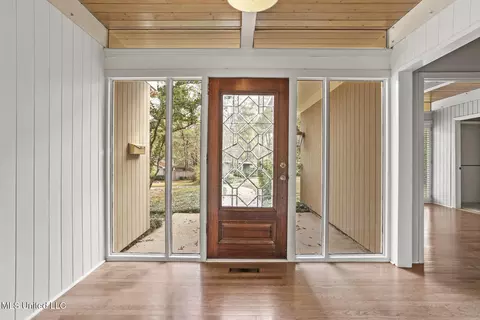 Entry Way - 1972 Aztec Dr, Jackson, MS 39211 photo 1 of 1