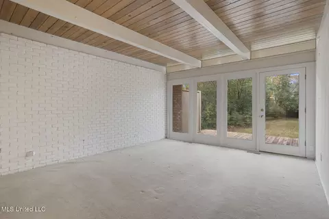 Living - 1972 Aztec Dr, Jackson, MS 39211 photo 5 of 6