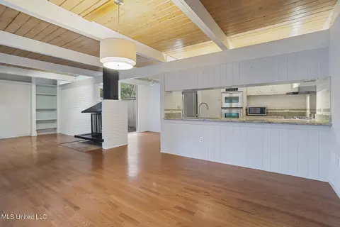 Living - 1972 Aztec Dr, Jackson, MS 39211 photo 1 of 6