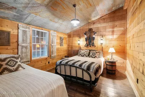 Bedroom - 600 Co Rd 203, Walnut, MS 38683 photo 3 of 4