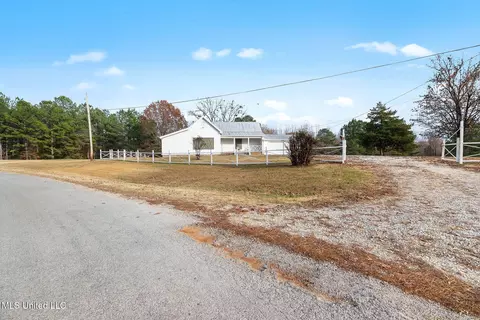 Exterior - 600 Co Rd 203, Walnut, MS 38683 photo 4 of 9