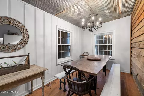 Dining - 600 Co Rd 203, Walnut, MS 38683 photo 3 of 3