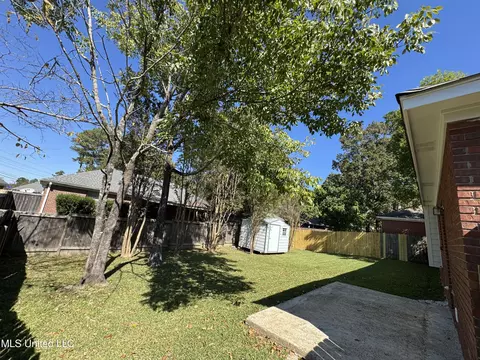 Exterior - 2030 Stockton Pl, Flowood, MS 39232 photo 7 of 11