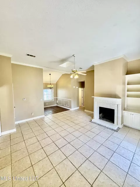 Living - 2030 Stockton Pl, Flowood, MS 39232 photo 3 of 5