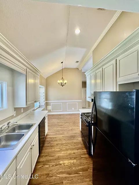 Kitchen - 2030 Stockton Pl, Flowood, MS 39232 photo 4 of 4