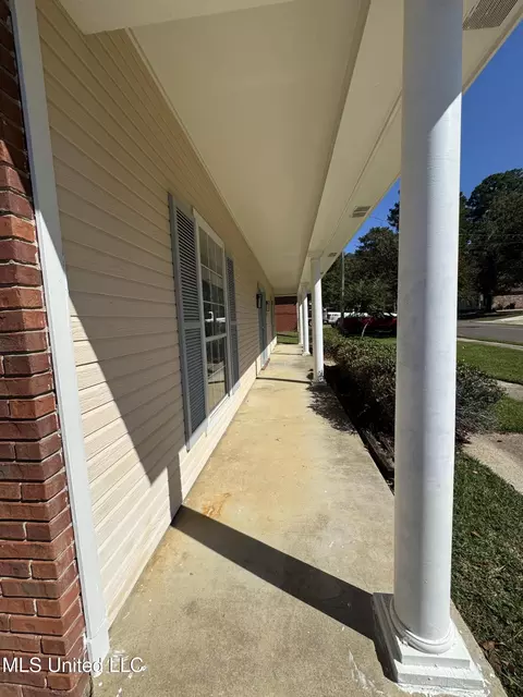 Exterior - 2030 Stockton Pl, Flowood, MS 39232 photo 4 of 11