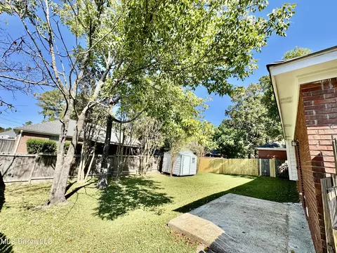 Exterior - 2030 Stockton Pl, Flowood, MS 39232 photo 6 of 11