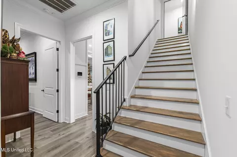Entry Way - 419 Pilot Cir, Brandon, MS 39047 photo 4 of 4