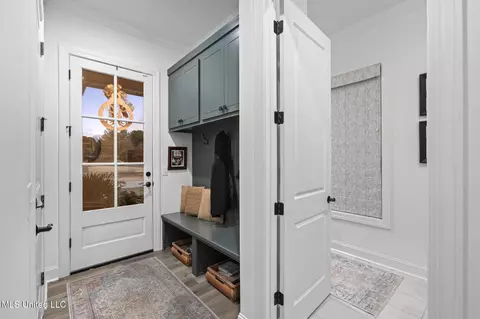 Entry Way - 419 Pilot Cir, Brandon, MS 39047 photo 2 of 4