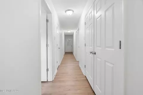 Entry Way - 33 W Foxwood Cir #W, Hernando, MS 38632 photo 3 of 4