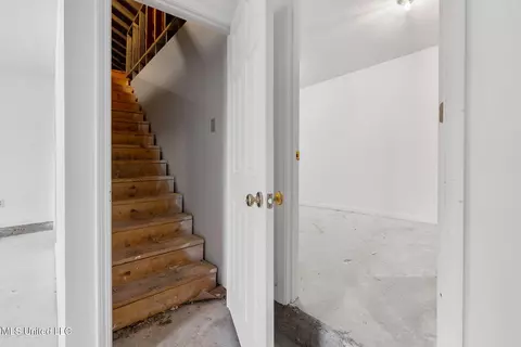 Entry Way - 33 W Foxwood Cir #W, Hernando, MS 38632 photo 4 of 4