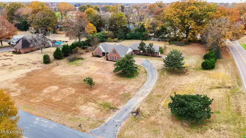 33 W Foxwood Cir #W, Hernando, MS 38632