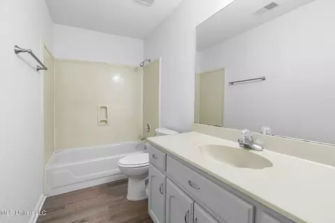 Bath - 33 W Foxwood Cir #W, Hernando, MS 38632 photo 3 of 5