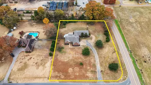 View/Area - 33 W Foxwood Cir #W, Hernando, MS 38632 photo 2 of 3