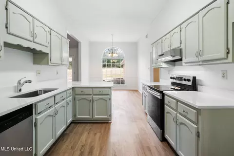 Kitchen - 33 W Foxwood Cir #W, Hernando, MS 38632 photo 1 of 1