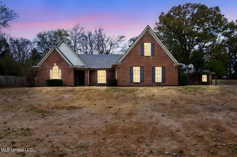 Exterior - 33 W Foxwood Cir #W, Hernando, MS 38632 photo 1 of 4