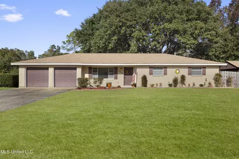 11414 Pecan Cir, Gulfport, MS 39503