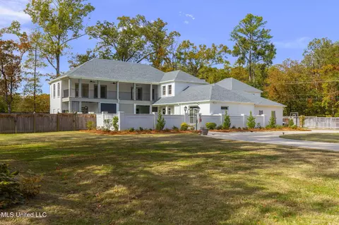 101 Saddle Creek Cv, Canton, MS 39046