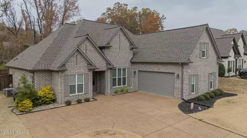 Exterior - 3751 Madison Ridge Dr, Hernando, MS 38632 photo 2 of 7