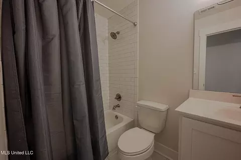 Bath - 3751 Madison Ridge Dr, Hernando, MS 38632 photo 9 of 10