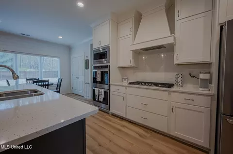 Kitchen - 3751 Madison Ridge Dr, Hernando, MS 38632 photo 1 of 2