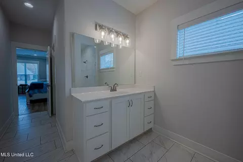 Bath - 3751 Madison Ridge Dr, Hernando, MS 38632 photo 1 of 10