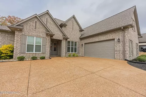 Exterior - 3751 Madison Ridge Dr, Hernando, MS 38632 photo 4 of 7