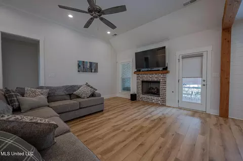 Living - 3751 Madison Ridge Dr, Hernando, MS 38632 photo 1 of 1