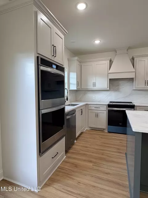 Kitchen - 13 Bounds Rd, Sumrall, MS 39482 photo 3 of 3