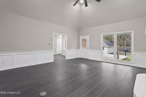 Living - 2239 Almar Rd, Florence, MS 39073 photo 3 of 3
