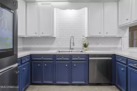 Kitchen - 2239 Almar Rd, Florence, MS 39073 photo 2 of 4