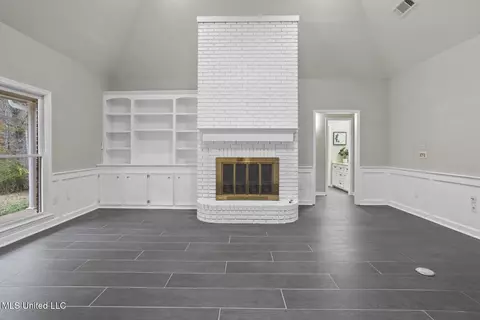 Living - 2239 Almar Rd, Florence, MS 39073 photo 2 of 3