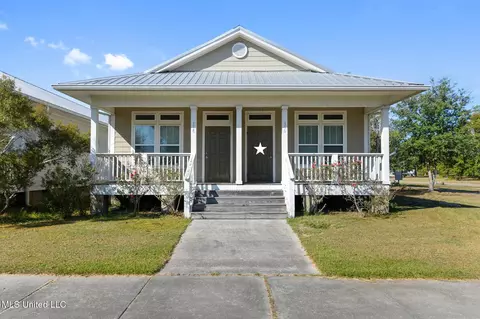 316 Saint Francis St, Bay Saint Louis, MS 39520