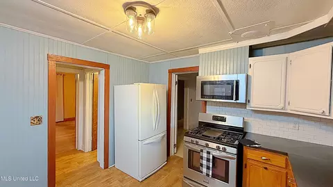 Kitchen - 1192 Mars Hill Rd, Carthage, MS 39051 photo 3 of 4