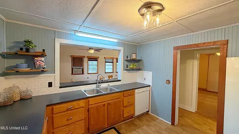 Kitchen - 1192 Mars Hill Rd, Carthage, MS 39051 photo 4 of 4