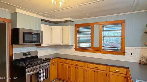Kitchen - 1192 Mars Hill Rd, Carthage, MS 39051 photo 2 of 4