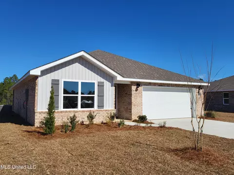 17458 E Sycamore St, Gulfport, MS 39503